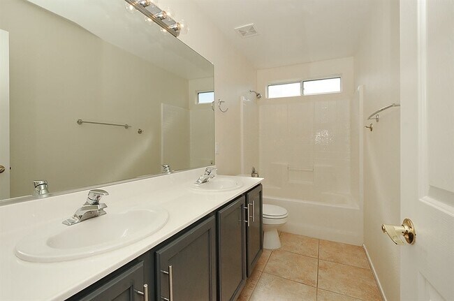 Building Photo - 8913 Wolf Dancer Ave