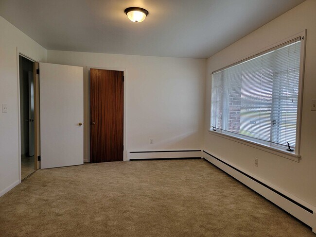Building Photo - 222 Snyder Rd