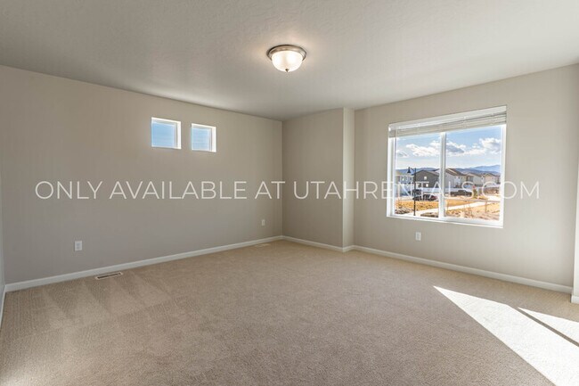 Building Photo - 100 Riverside Drive