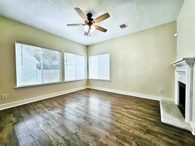 Building Photo - 6106 Spruce Bough Ct