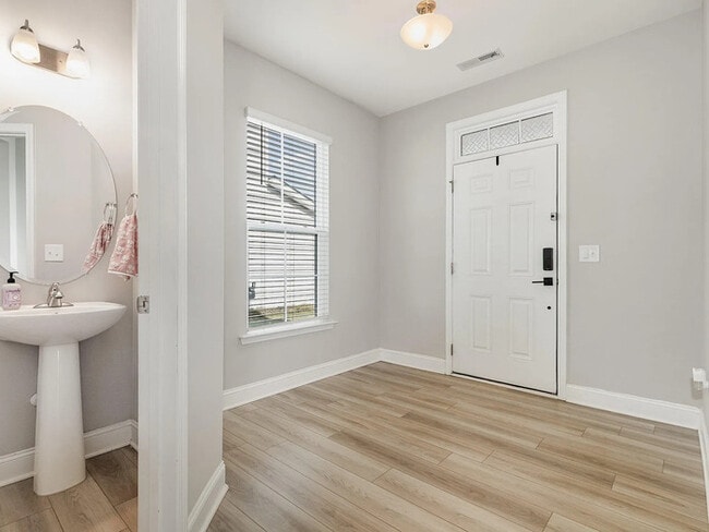 Building Photo - Earn Wealth While Leasing - Like a Homeowner - Lease to Own