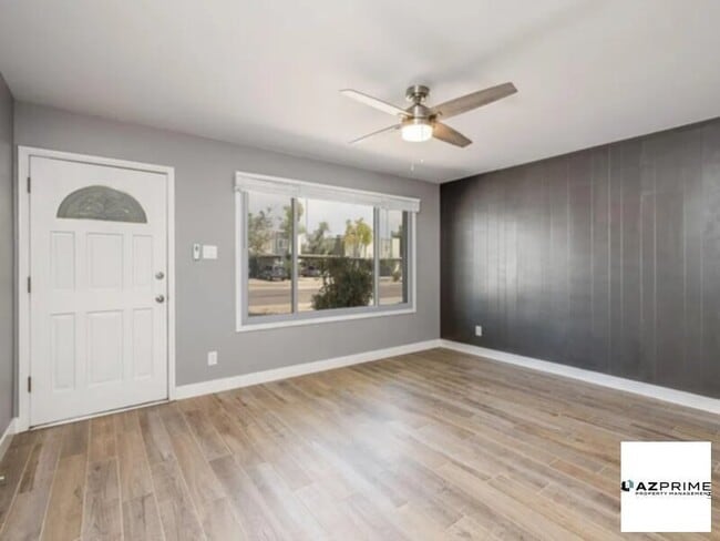 Building Photo - Charming 3bedroom house