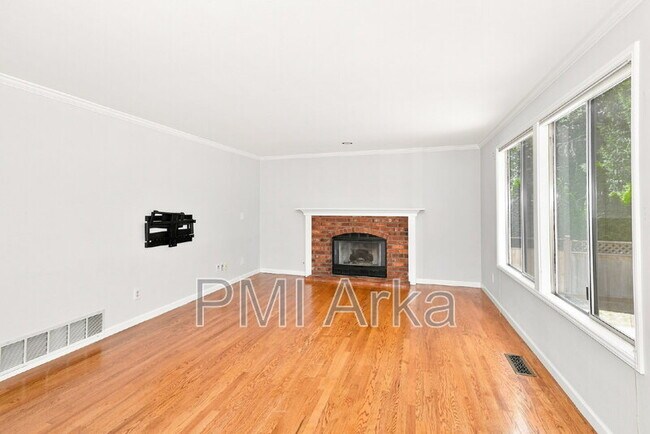 Building Photo - 23408 NE 29th Pl