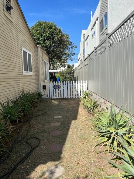 Building Photo - 1233 22nd St