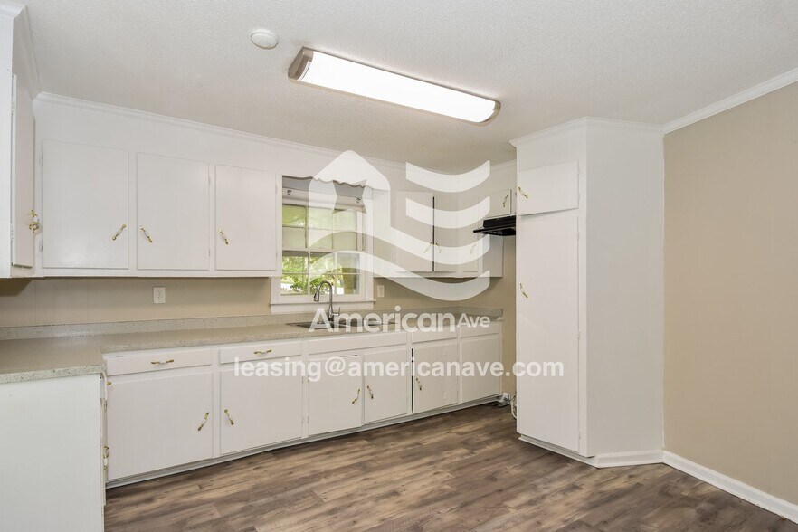 Building Photo - 4030 Maurice St