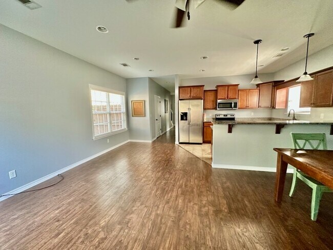 Building Photo - 240 Water Oaks Loop