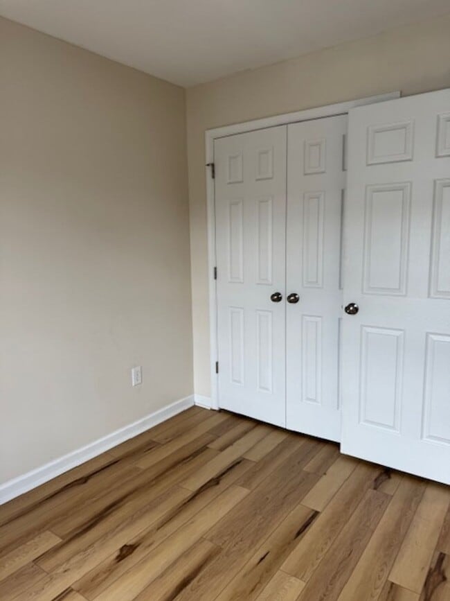 Building Photo - Renovated Townhouse in The Pinnacle Subdivision