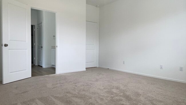 Building Photo - 4128 Home Place Rd