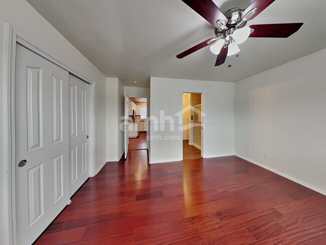 Building Photo - 11060 W Halstead Ct