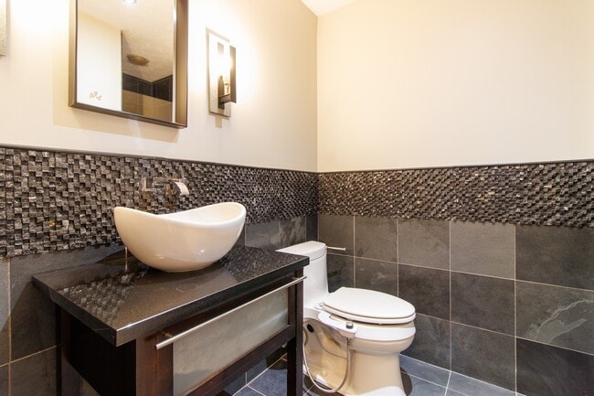 Building Photo - 1006 Cavendish Dr