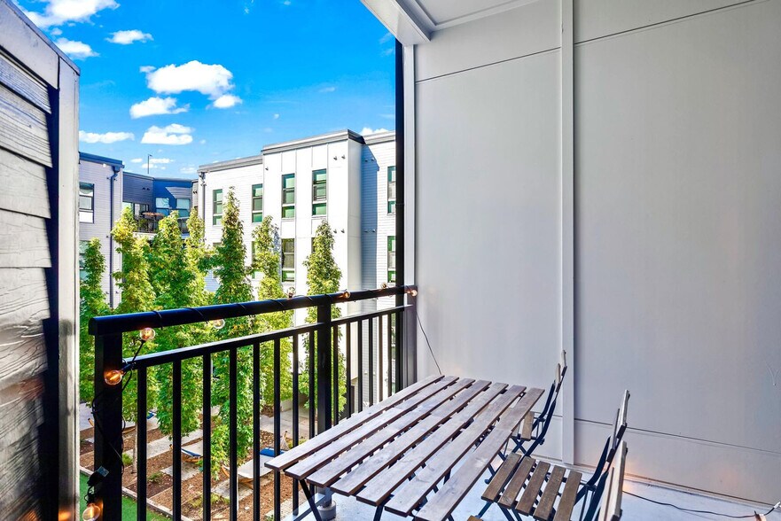 Building Photo - 455 14th St NW