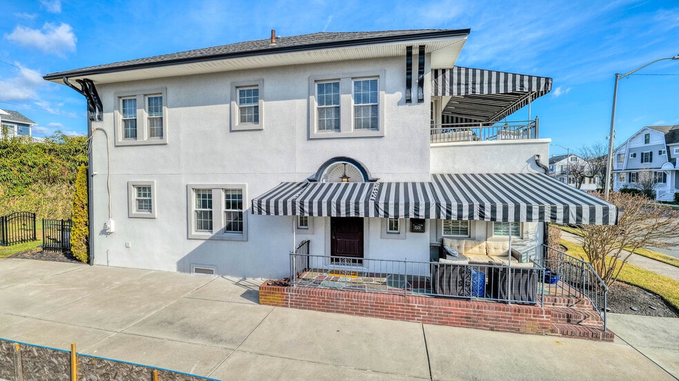 Building Photo - 7501 Ventnor Ave