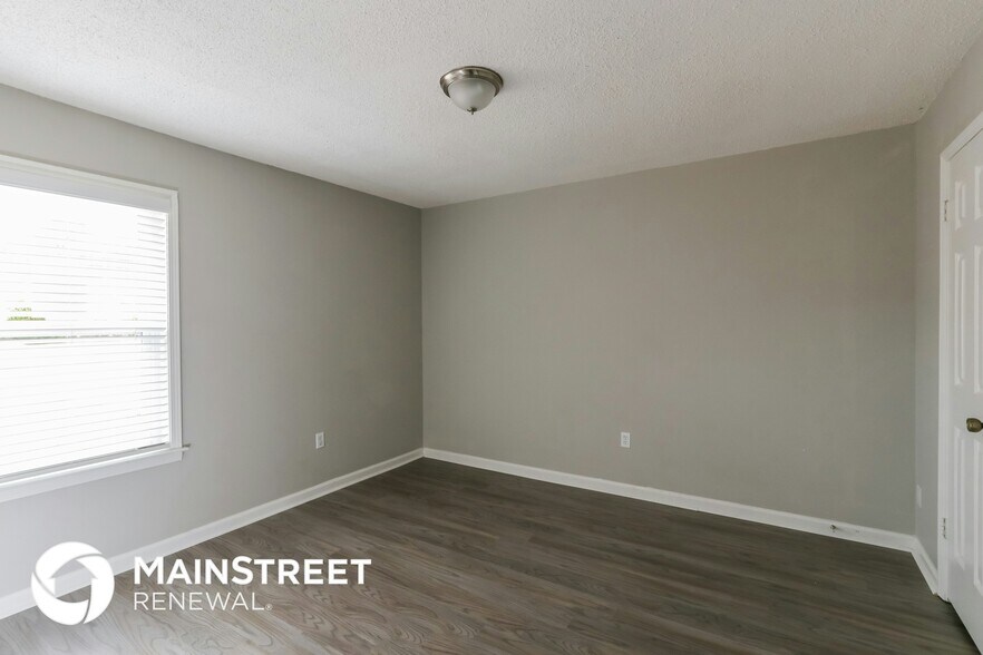 Building Photo - 4652 Benoit Dr