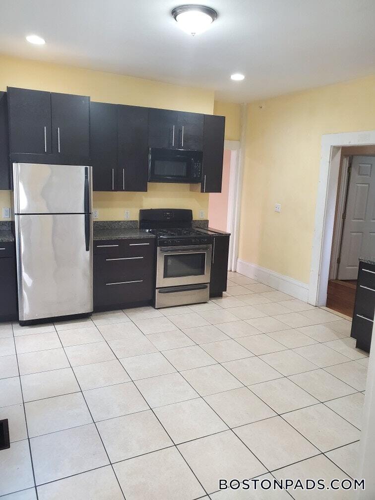 Building Photo - 3147-3149-3149 Washington St