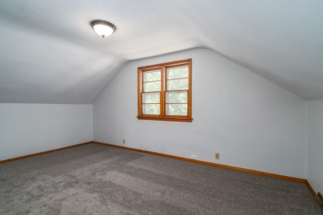 Building Photo - Single Family Home - Located Near Campus