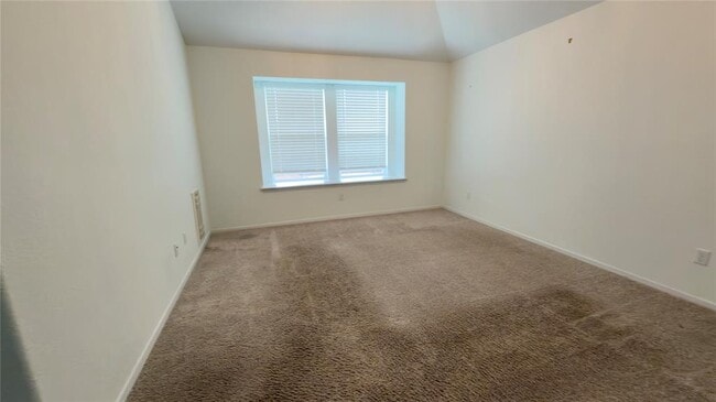 Building Photo - 128 Riverhill Dr