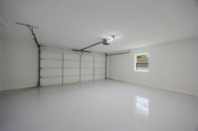 Building Photo - 310 E 6th St