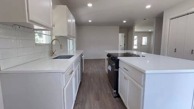 Building Photo - 10734 Coogan Dr