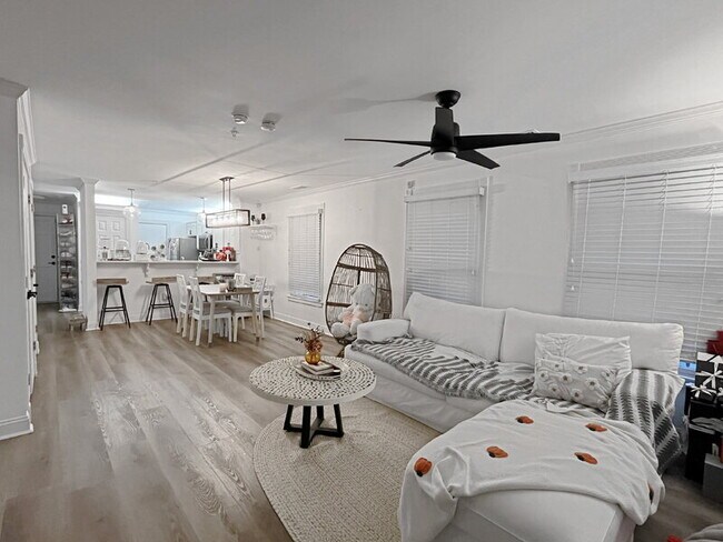 Building Photo - 429 Montgomery St