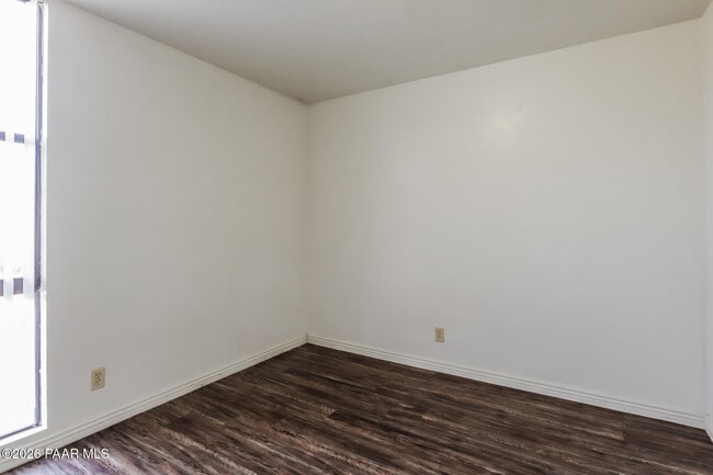 Building Photo - 770 N Dodge Blvd