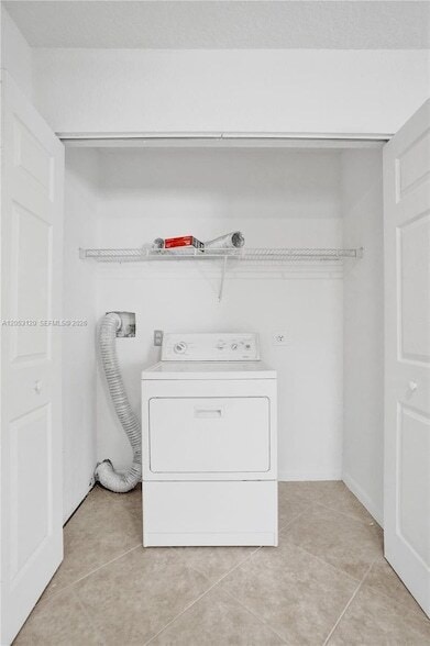 Building Photo - 2120-2122 Thomas Street Unit 2122