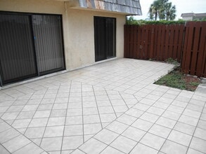 Building Photo - SPRINGDALE TOWNHOMES