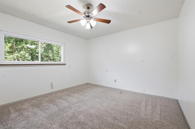 Building Photo - 4118 Garden Springs Dr