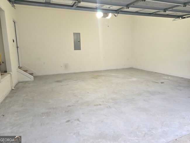 Building Photo - 3490 Southpointe Hill Dr NE