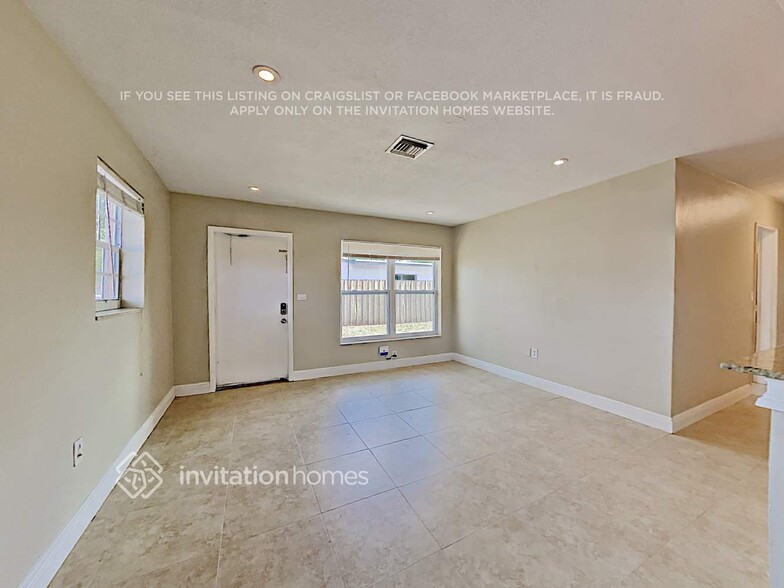 Building Photo - 1410 N 70th Terrace