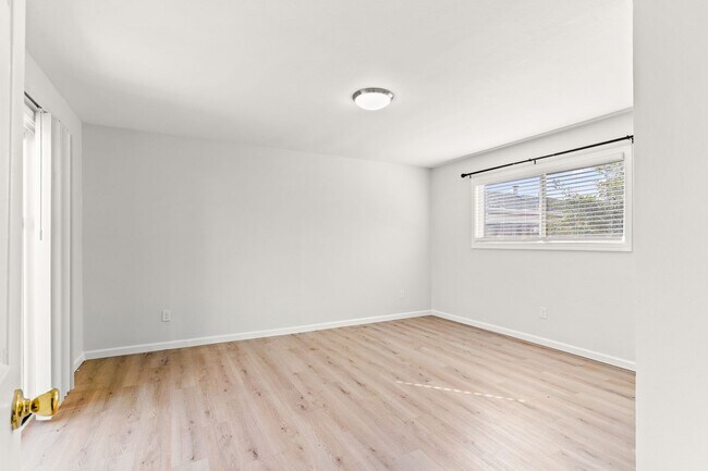 Building Photo - 1900 103rd Ave