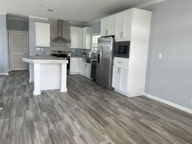 Building Photo - 586 Country Meadows Blvd