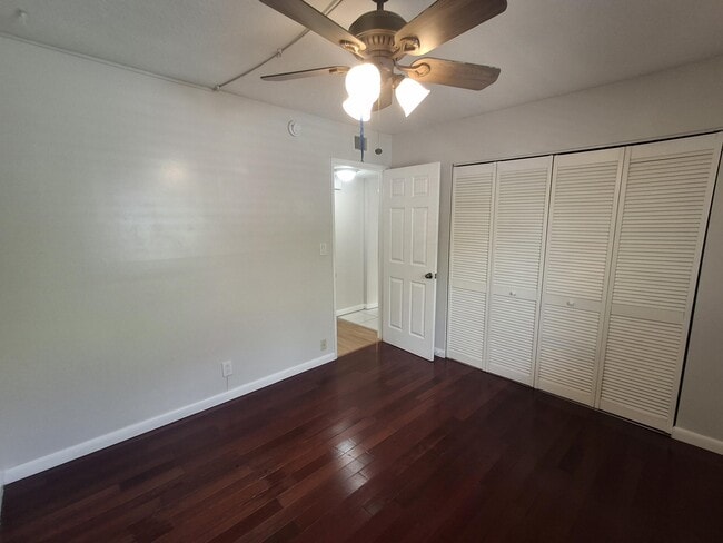 Building Photo - 512 Gardens Dr
