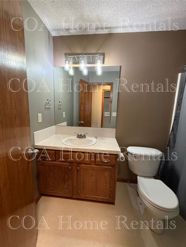 Building Photo - Amazing Home in Andover Kansas