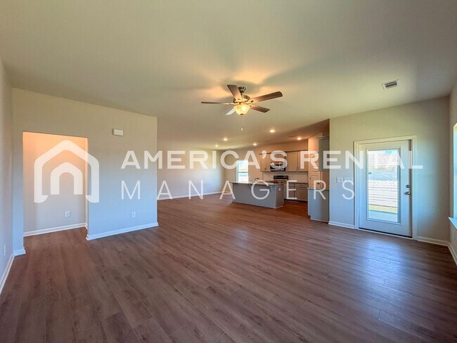 Building Photo - Modern Single Level Living at Havenridge! Sign a 13-month lease by 5/15/2026 and receive a leasin...