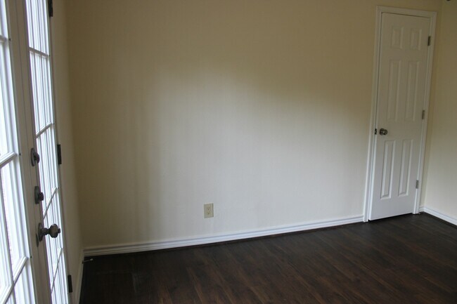 Building Photo - 1237 Centerville Rd