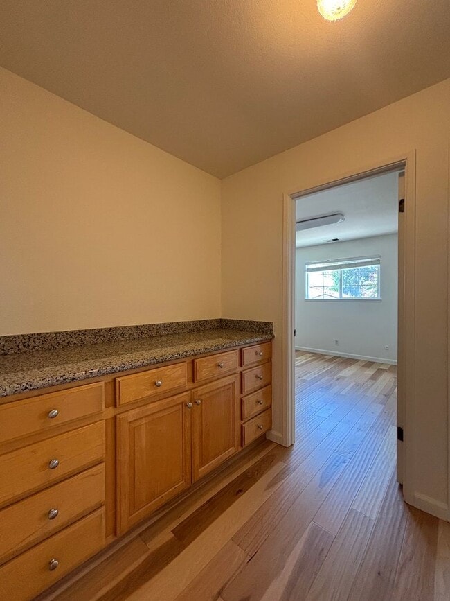 Building Photo - Beautiful 4 bedroom, 3 bathroom two-story home for rent in the highly desirable Mission San Jose ...