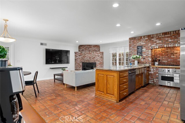 Building Photo - 16842 Harkness Cir
