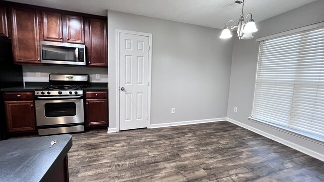 Building Photo - 7735 Country Pass