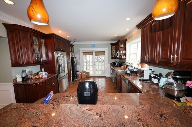 Building Photo - 127 Nonantum St