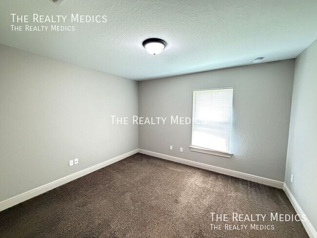 Building Photo - 334 Malauka Loop