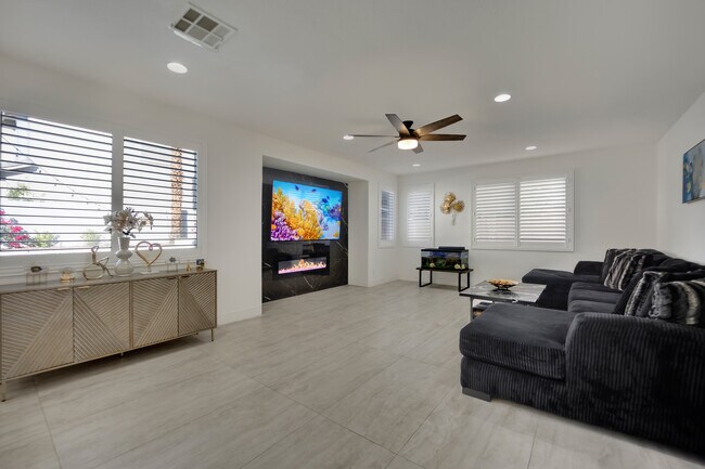 Building Photo - 10336 Early Morning Ave