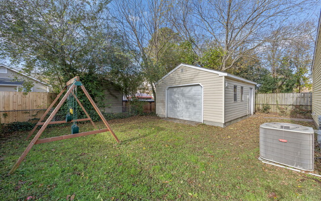 Building Photo - 2827 Grandy Ave