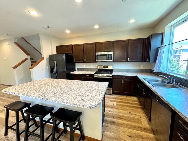Building Photo - Modern and Stylish 3-Bedroom Manette Home