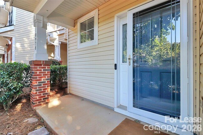 Building Photo - 10978 Princeton Village Dr