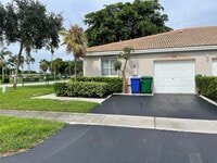 Building Photo - 1810 SW 114th Ter