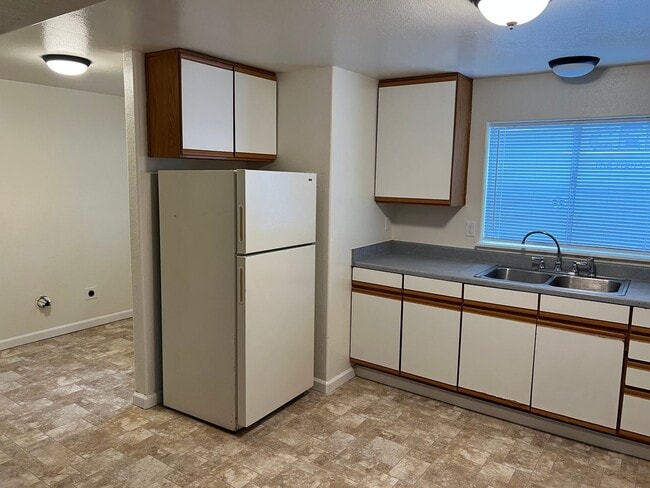 Building Photo - debd01