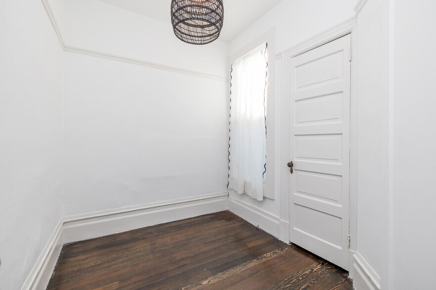 Building Photo - 1392 McAllister St