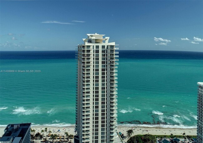 Building Photo - 16699 Collins Ave