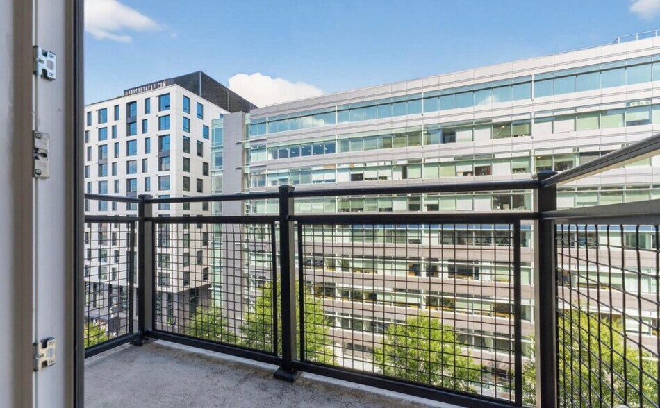 Building Photo - 37 L St SE