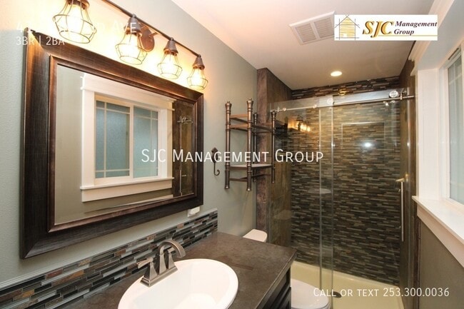 Building Photo - 412 Kincaid Ave